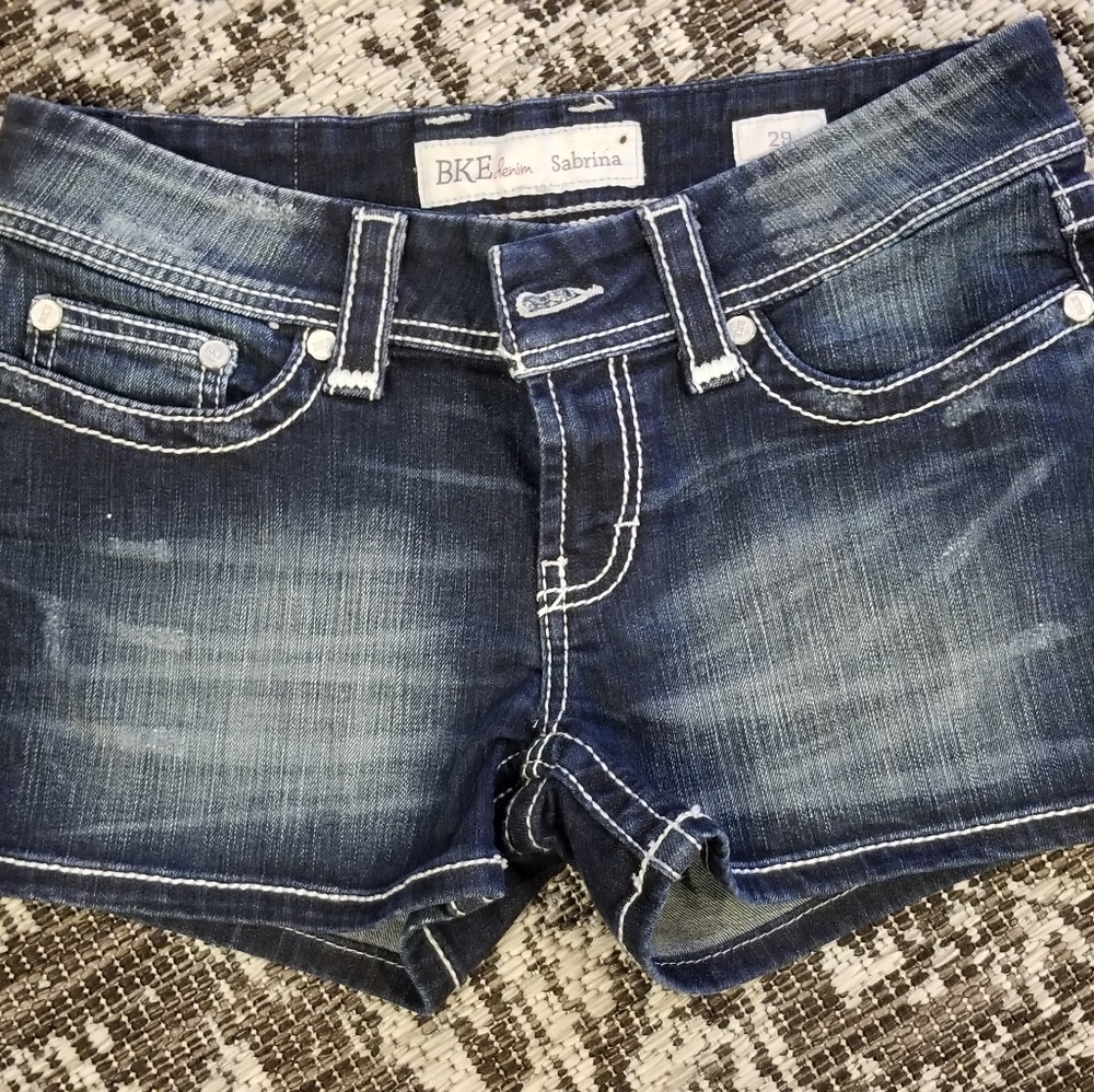 BKE Sabrina shorts